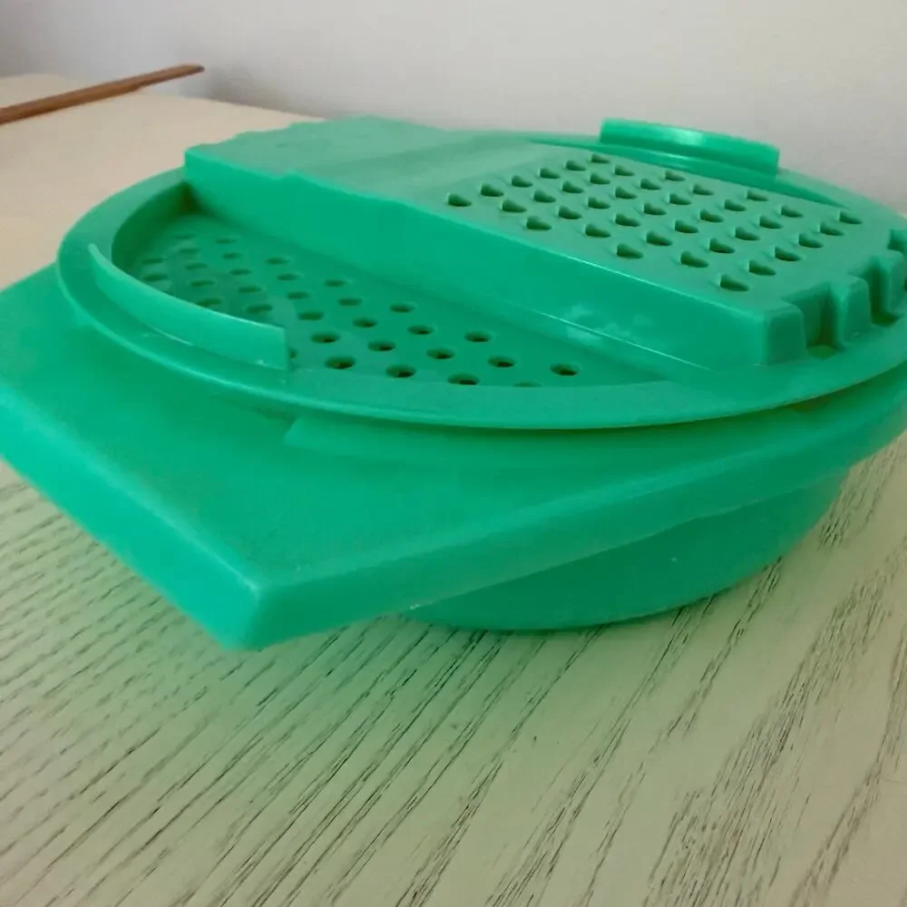 Vintage Tupperware Green Jadite Veggie/Cheese Slicer Grater & Bowl #786-8